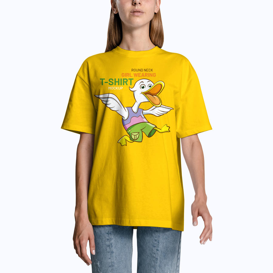 女孩穿着T恤样机