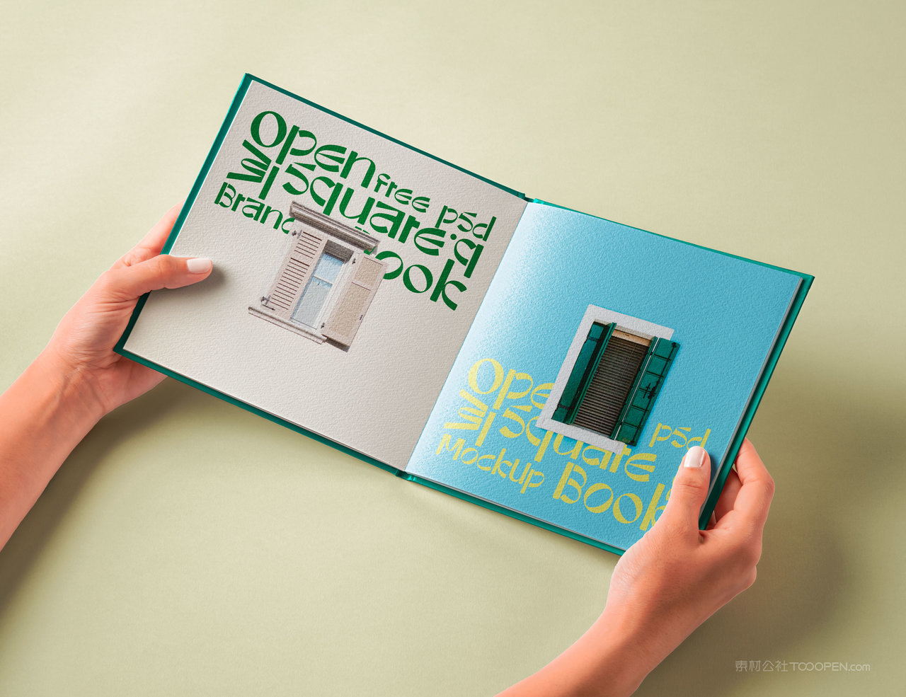 手拿画册杂志样机书籍效果图