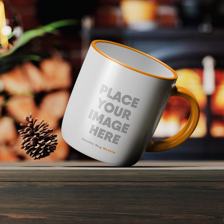 木桌上的咖啡杯样机