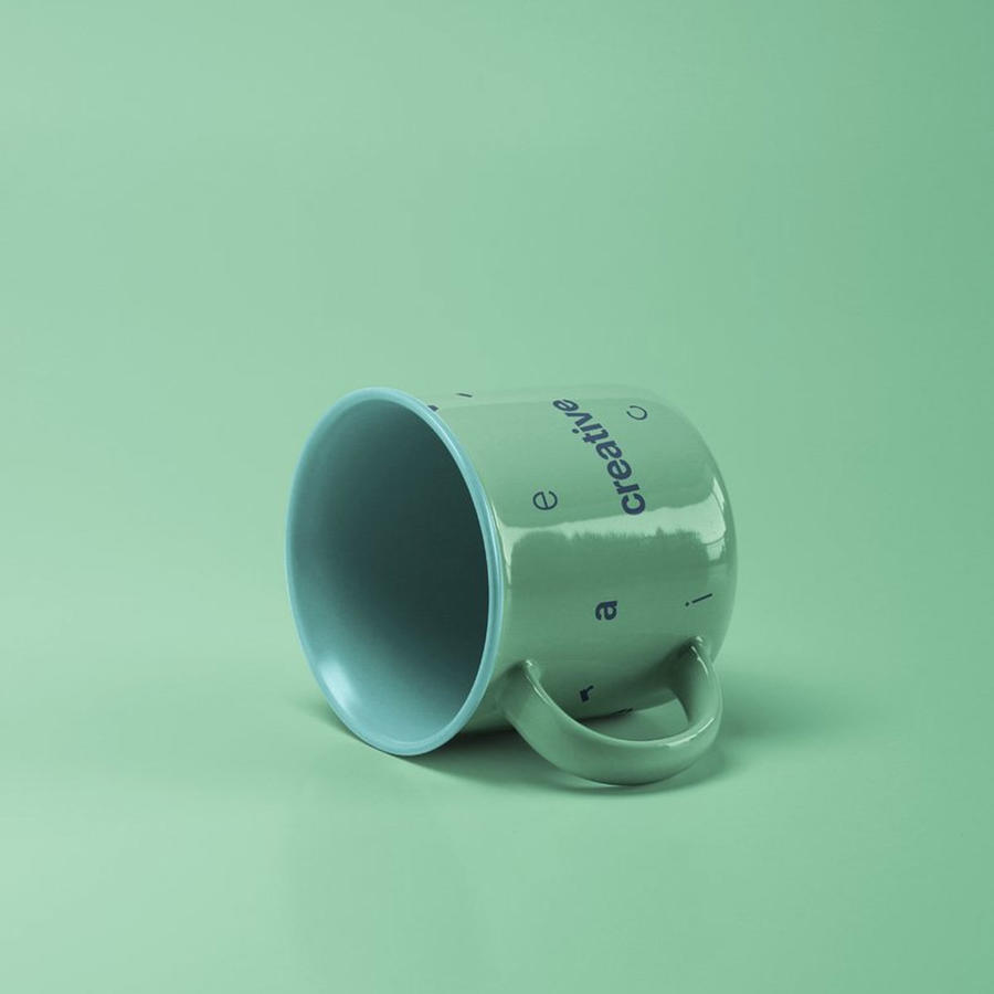 极简主义马克杯样机