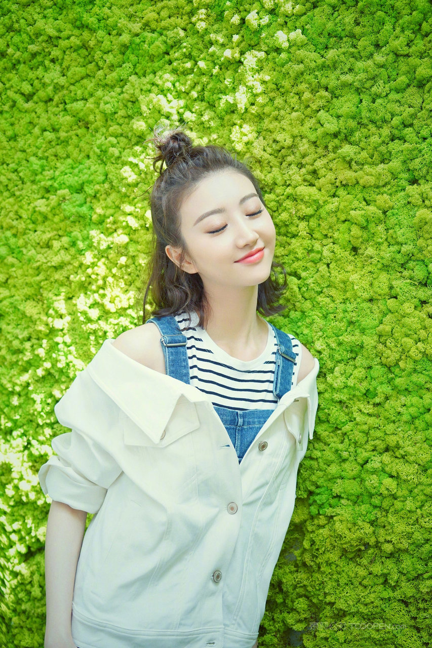 高颜值女明星景甜个人写真大图