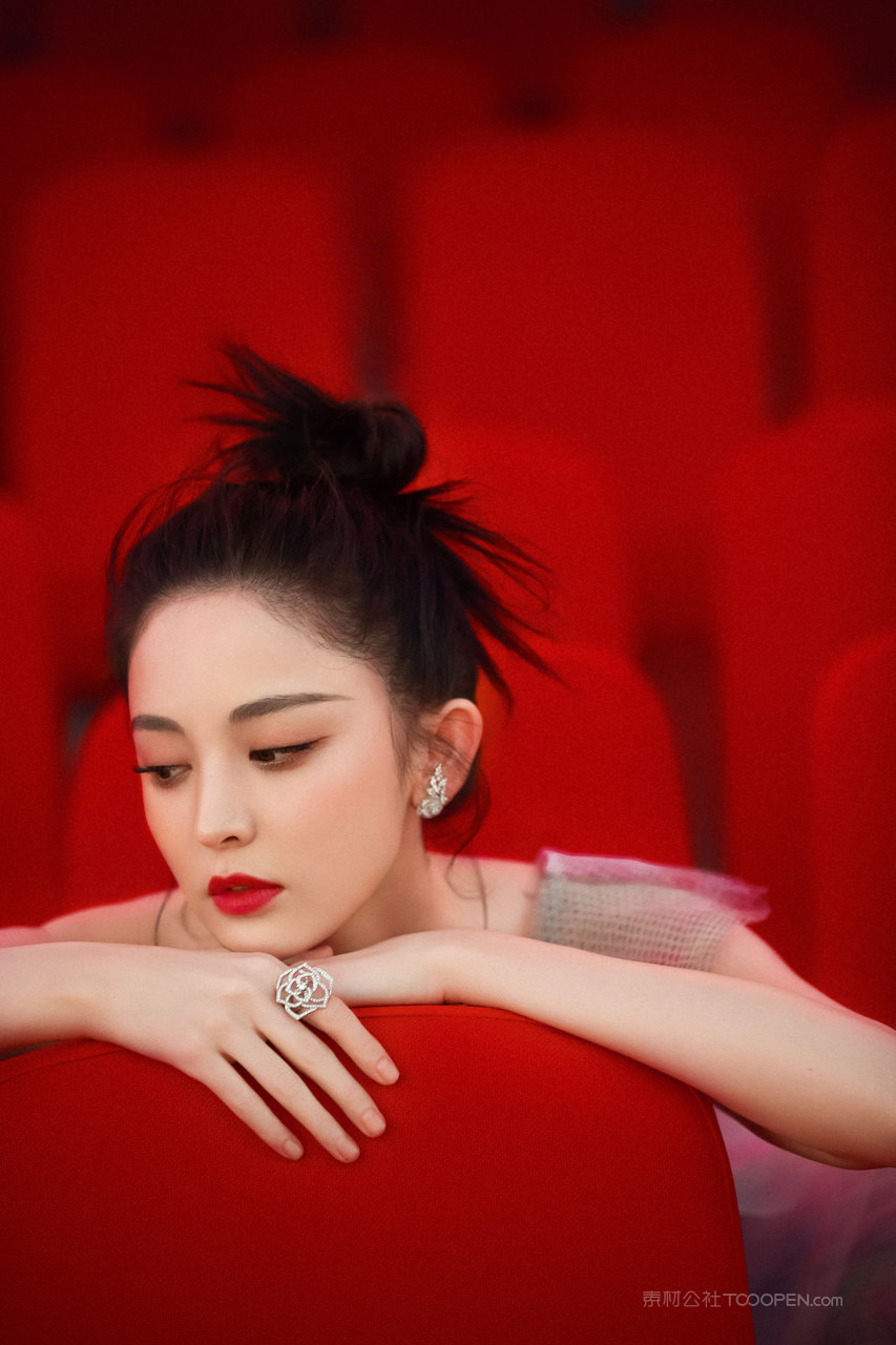 中国高清新疆美女明星古力娜扎唯美写真图片