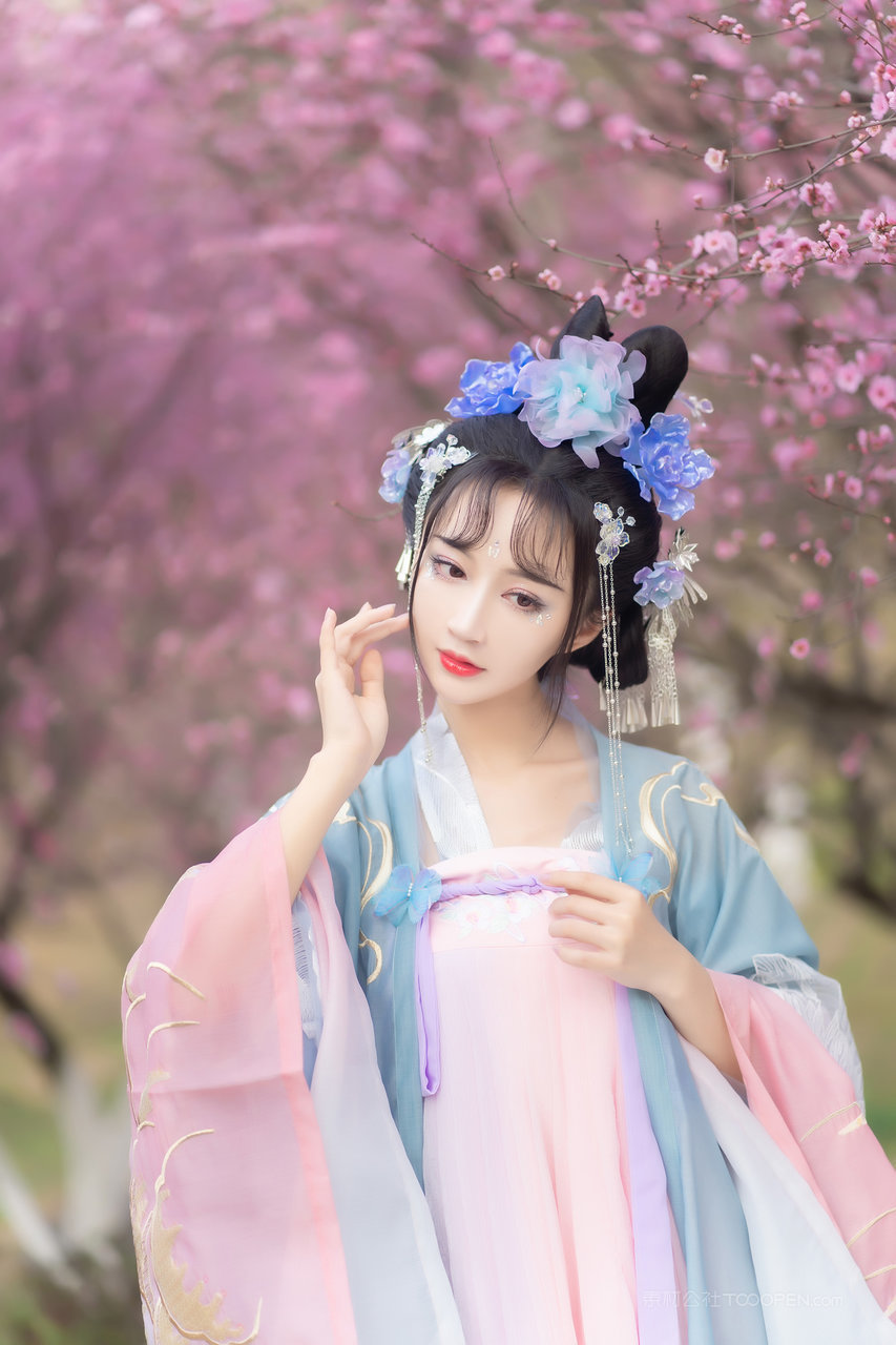 国潮汉服古装美女唯美艺术照写真图片