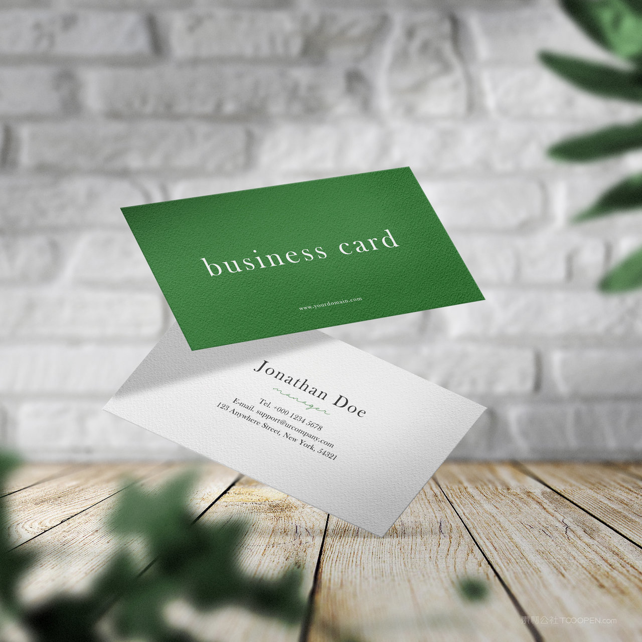 木板上悬浮的名片正反面贴图样机