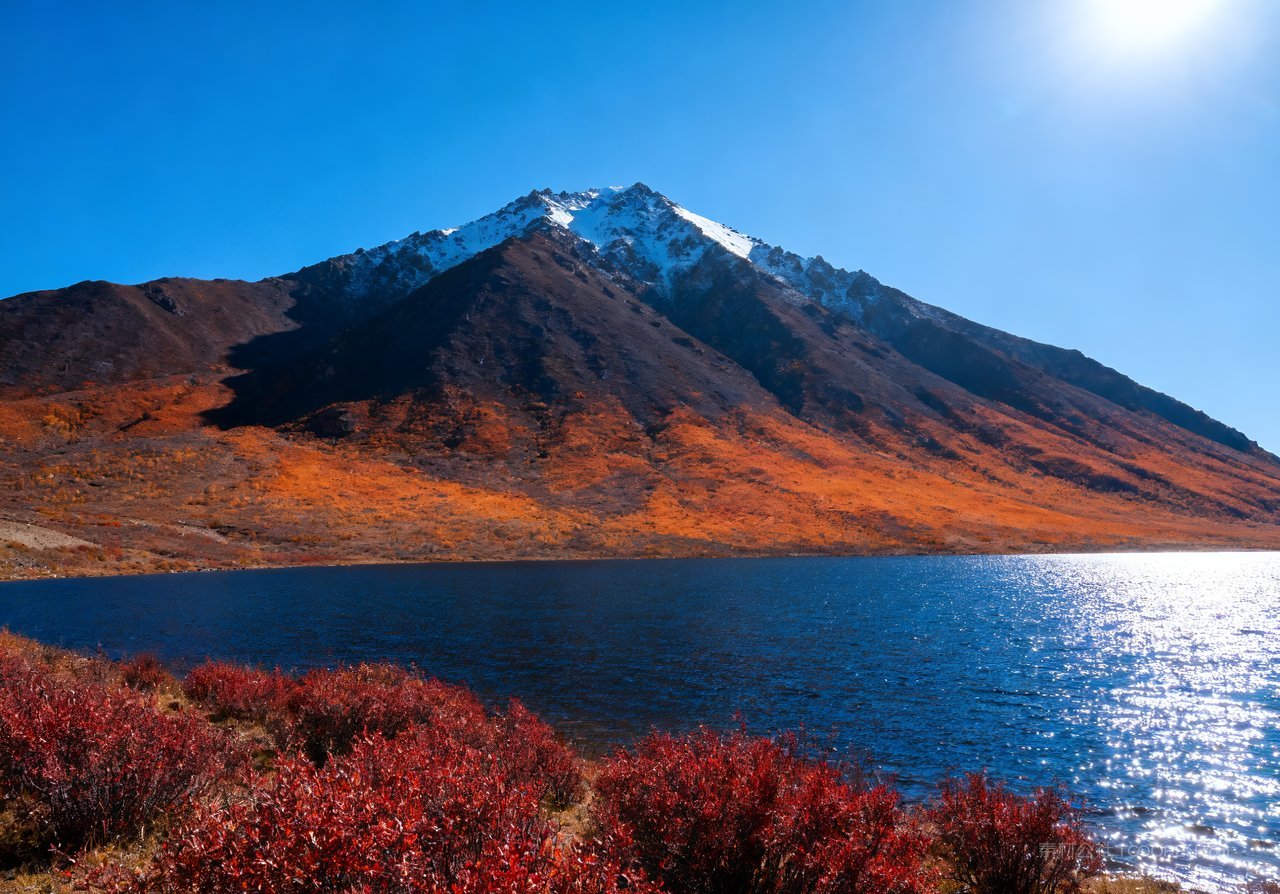 山峰山水青山唯美秋天天空湖泊意境