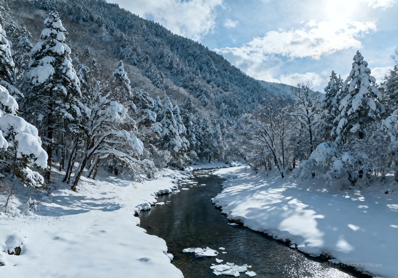 冬天唯美雪景山水风景自然山峰冬季河流