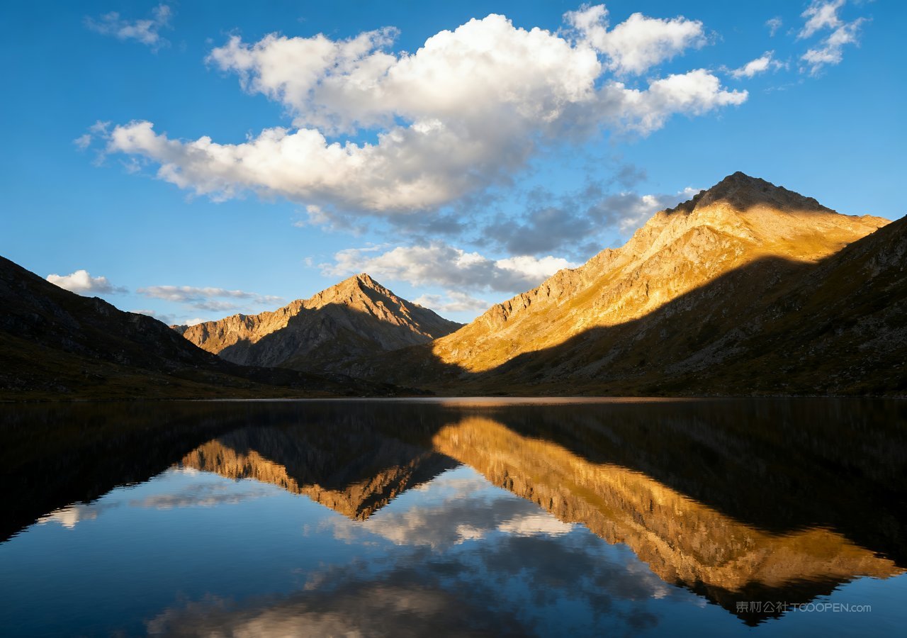 山峰天空唯美群山湖泊山水风景