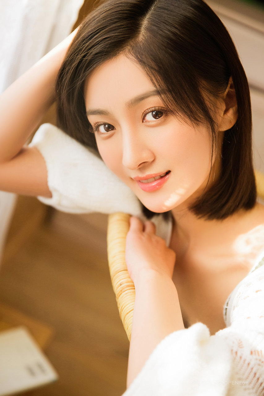 国内清秀短发女神高清生活照图片下载