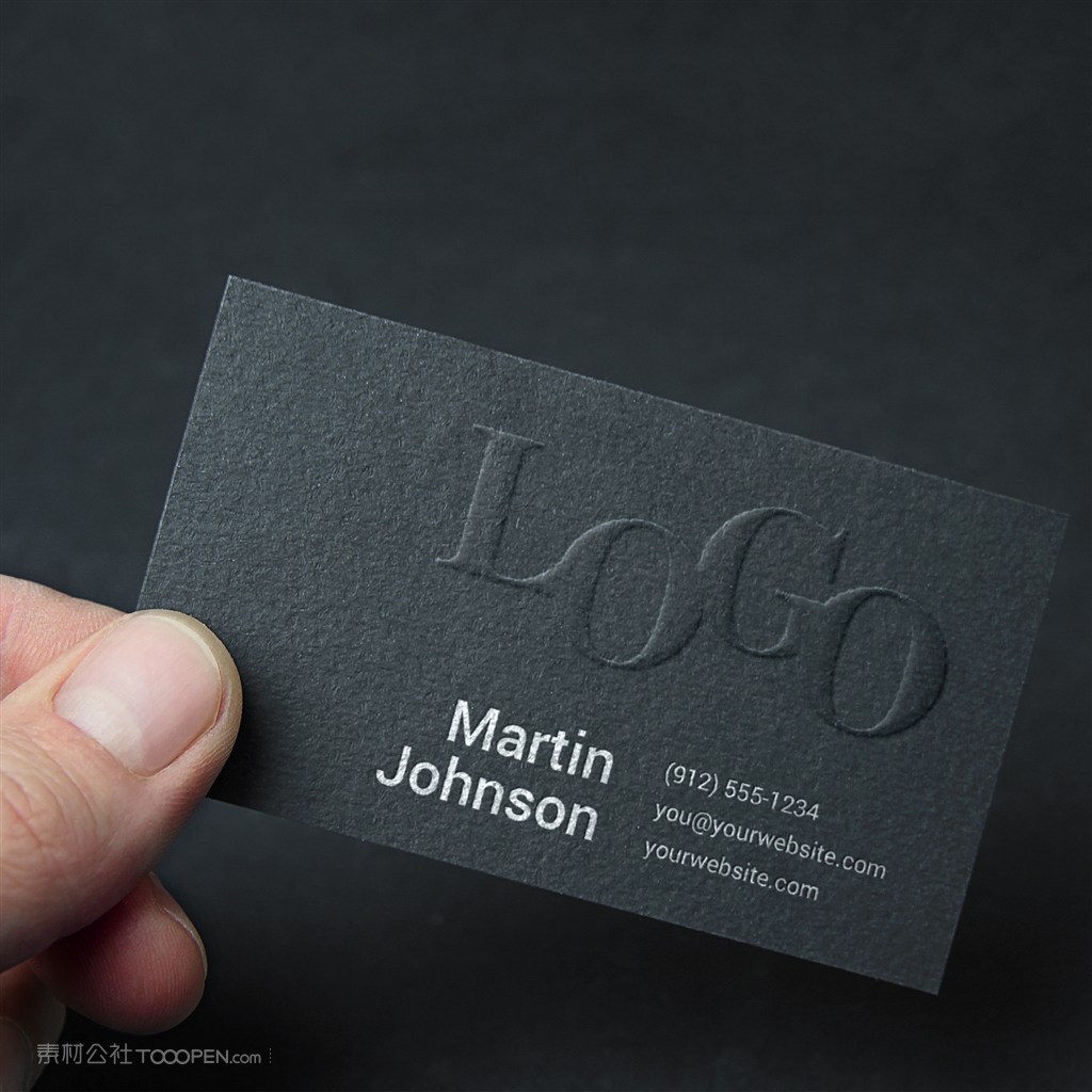 手拿名片样机模板