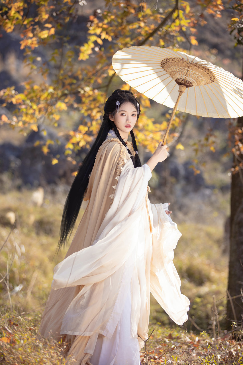 古风美女主播户外艺术照大全