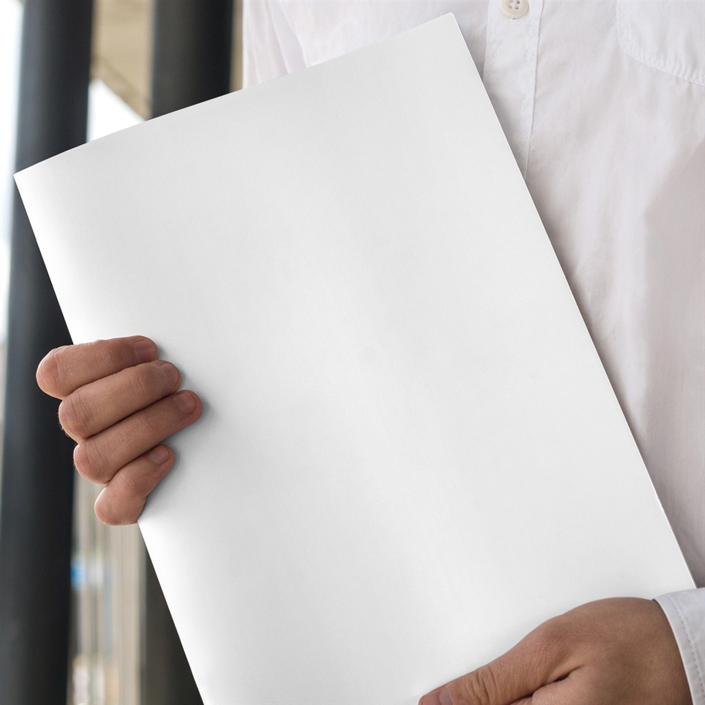 手拿画册贴图PS分层样机