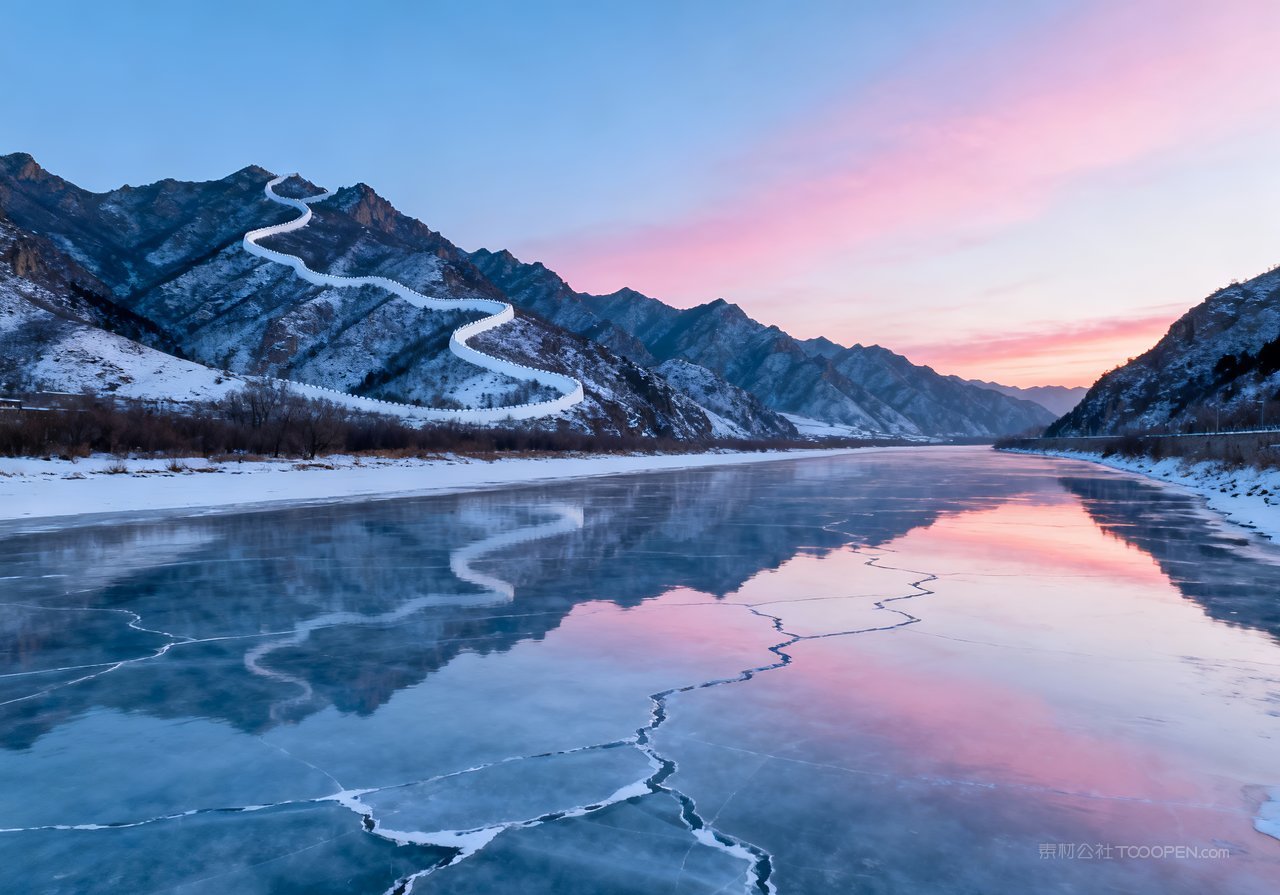 自然山峰河流唯美雪景冬季山水风景冬天