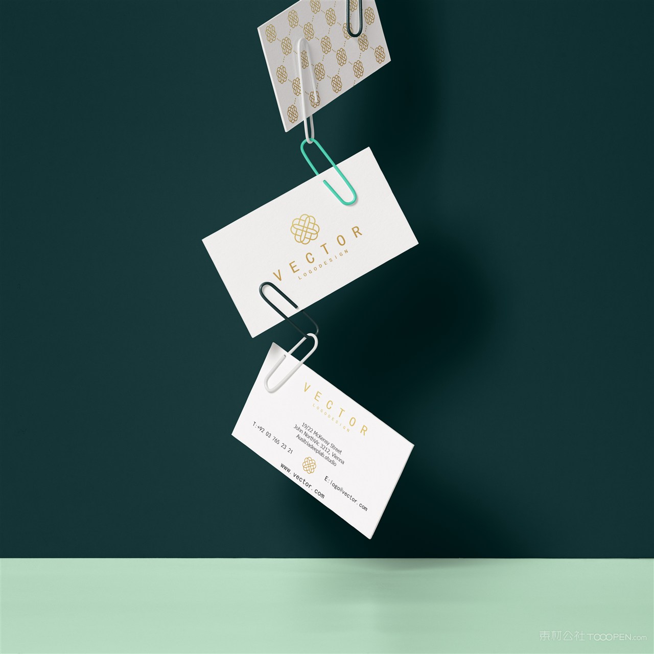 悬浮串联在一起的3张名片贴图样机