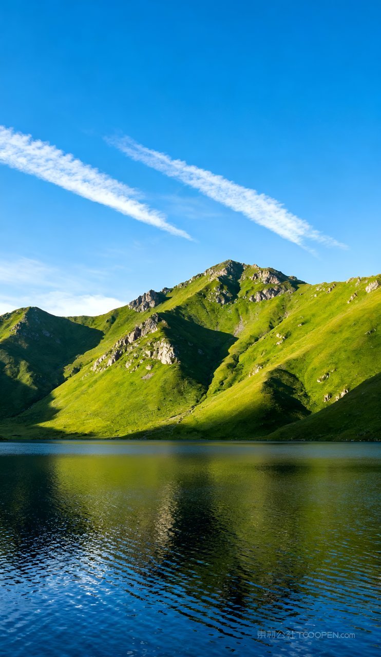 意境青山山水天空蓝天山峰湖泊唯美