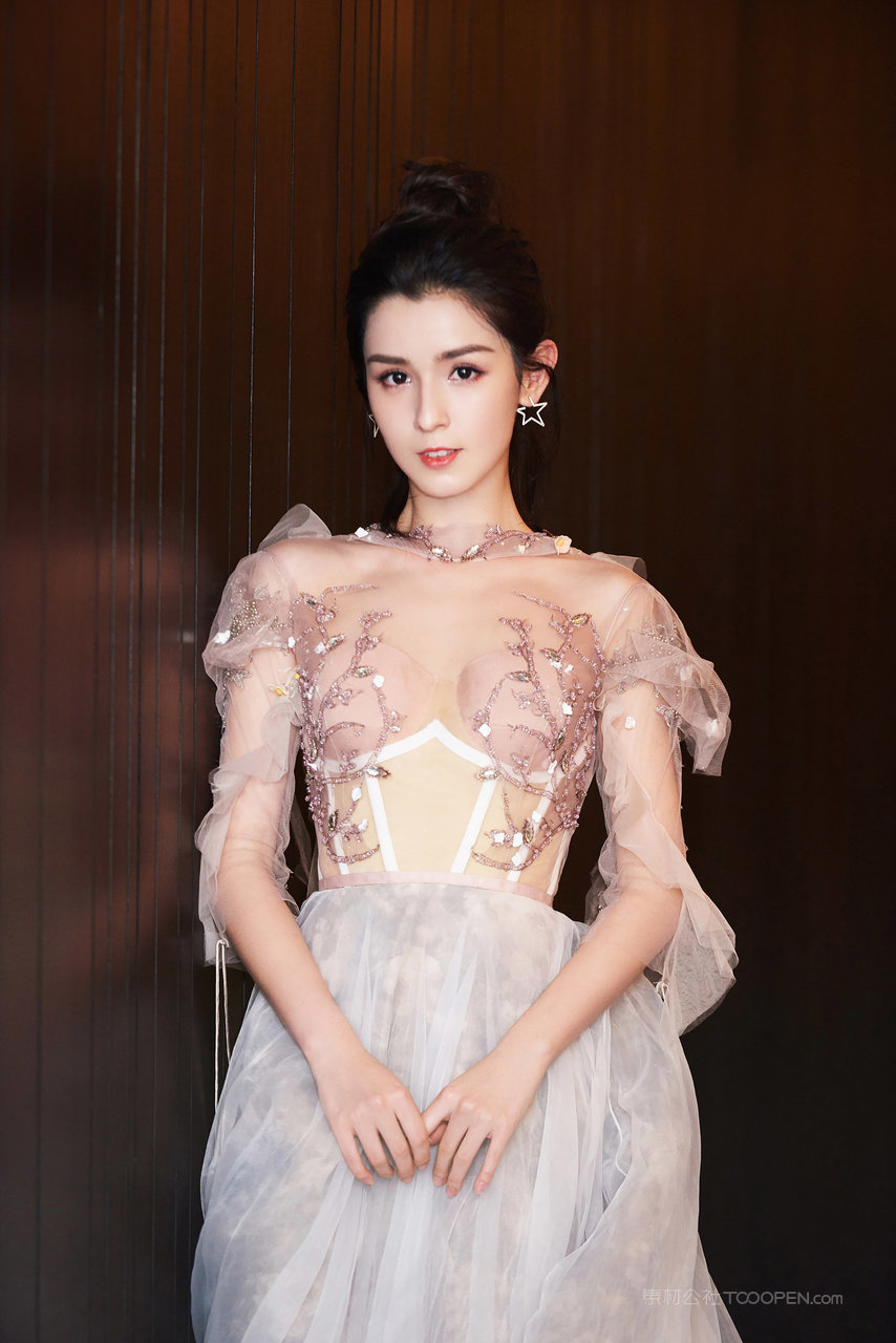 新疆美女女明星哈尼克孜私拍图片