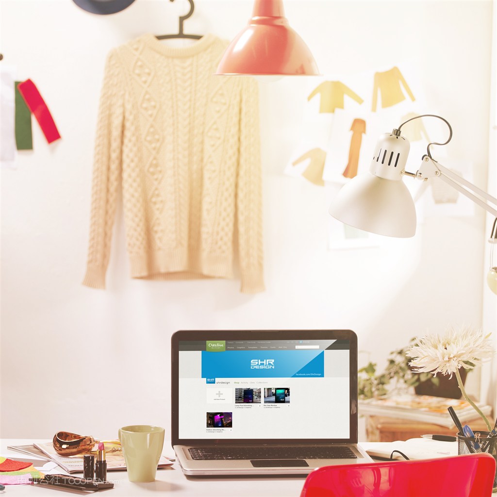 笔记本电脑工作室场景样机