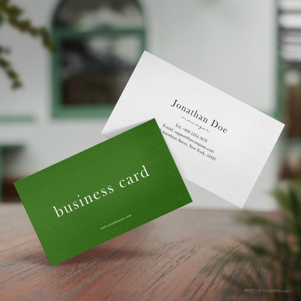 桌面上悬浮的名片正反面贴图样机