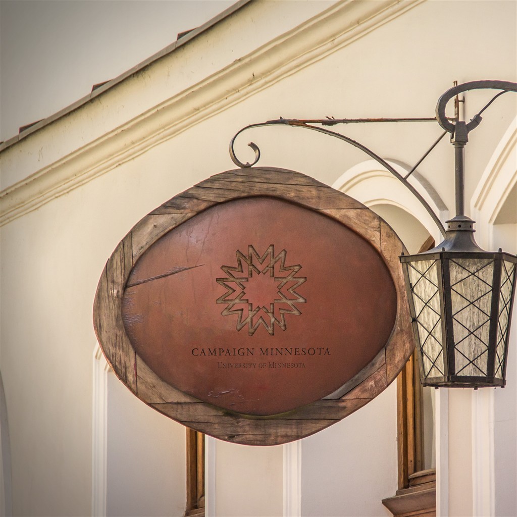 复古木质外挂门头样机