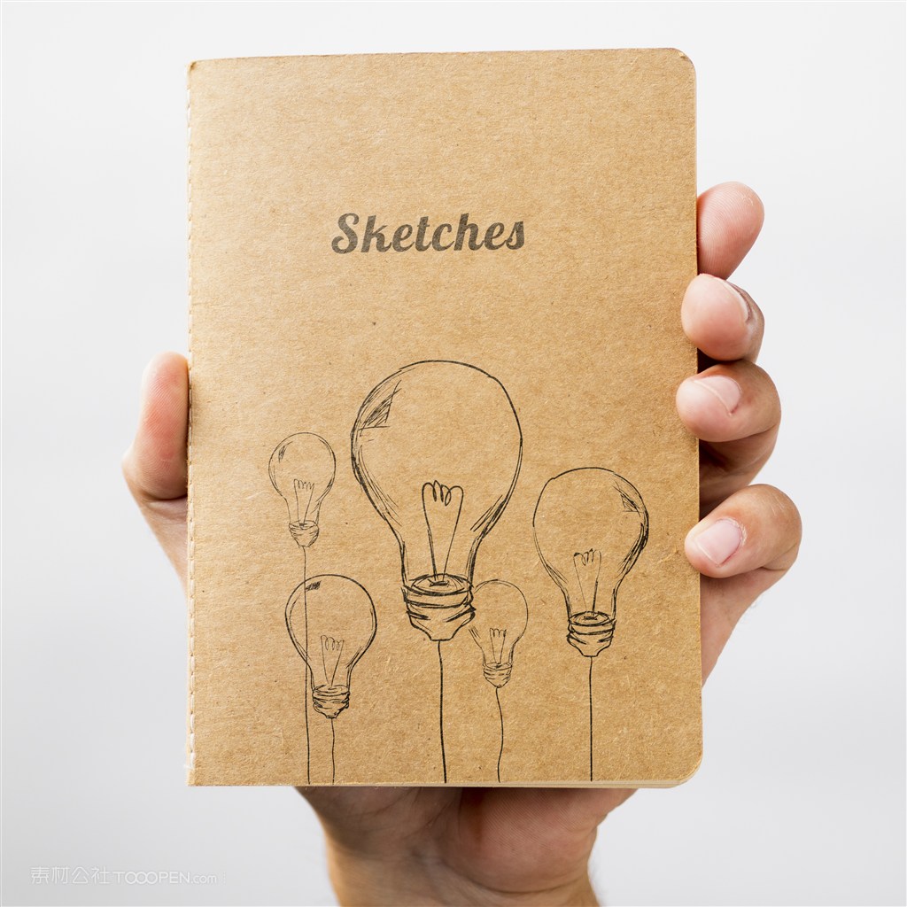 手拿素描本贴图样机