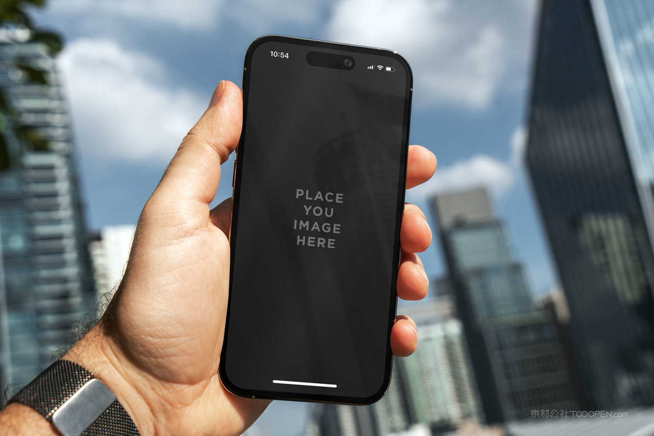手拿手机屏幕场景样机