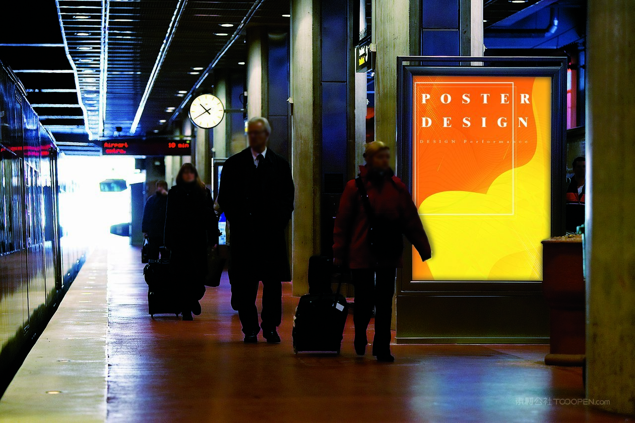 户外灯箱海报场景样机 (40)