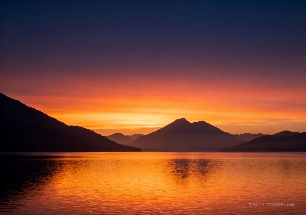 唯美群山山水湖泊风景天空山峰自然