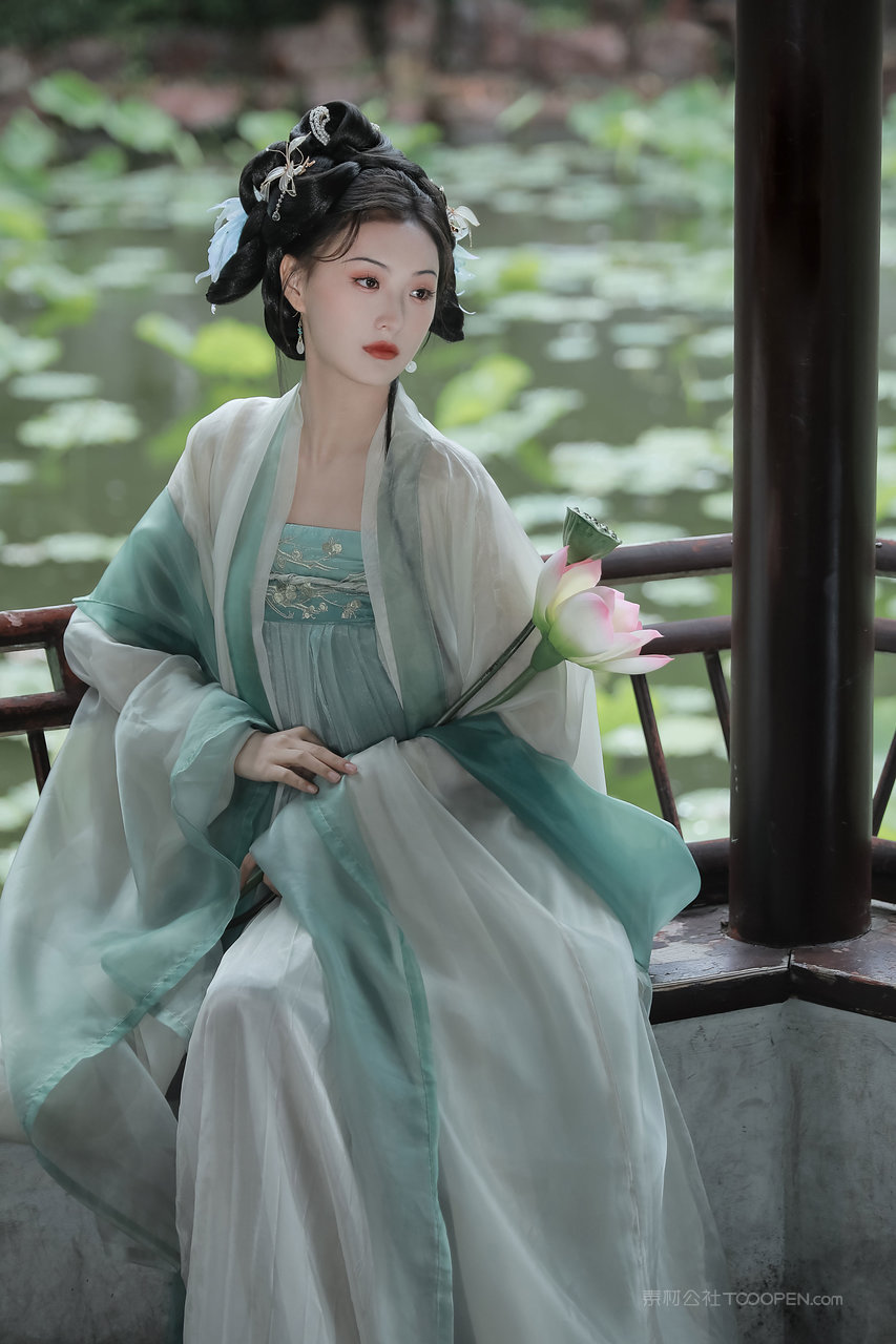 江南女子古风摄影图片