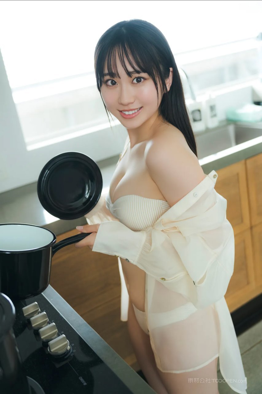 厨房里让人冲动的美女照片