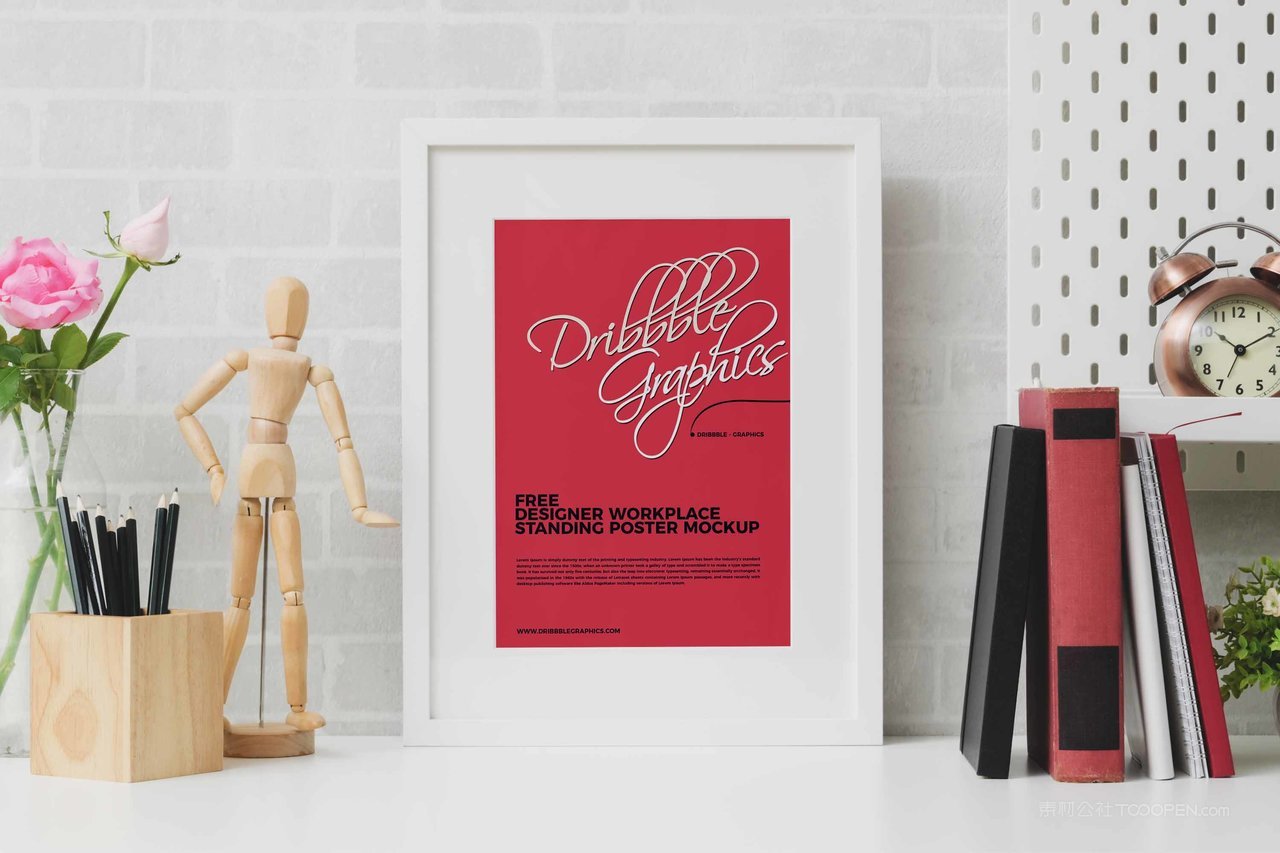 桌面站立海报样机
