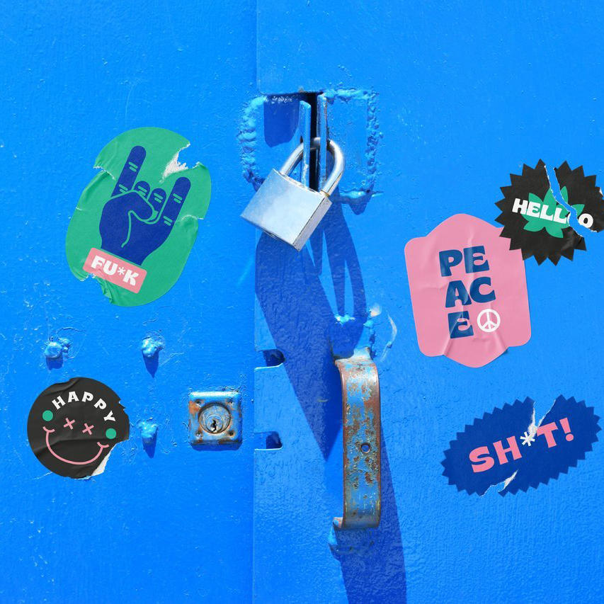 做旧异形不干胶场景样机 (3)