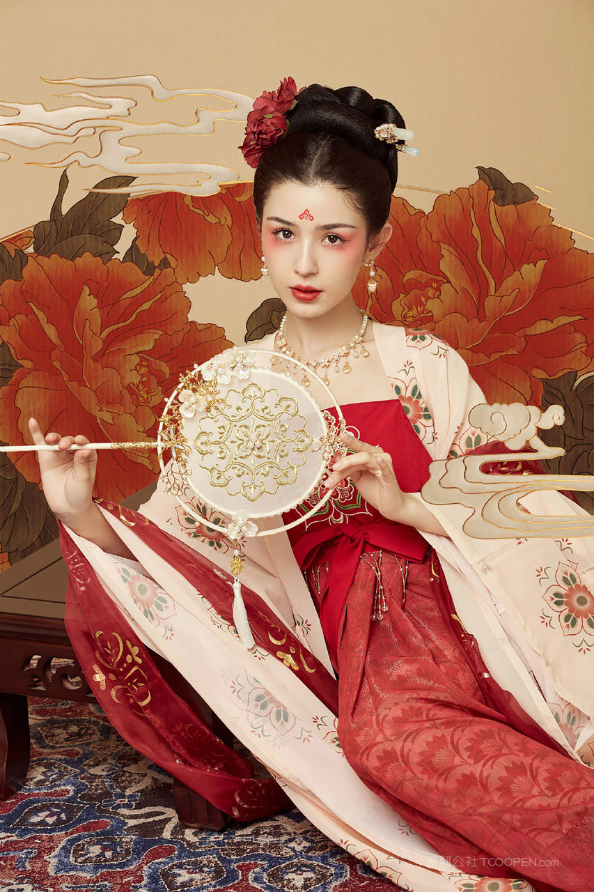 中国新疆美女明星哈尼克孜古风艺术照图片