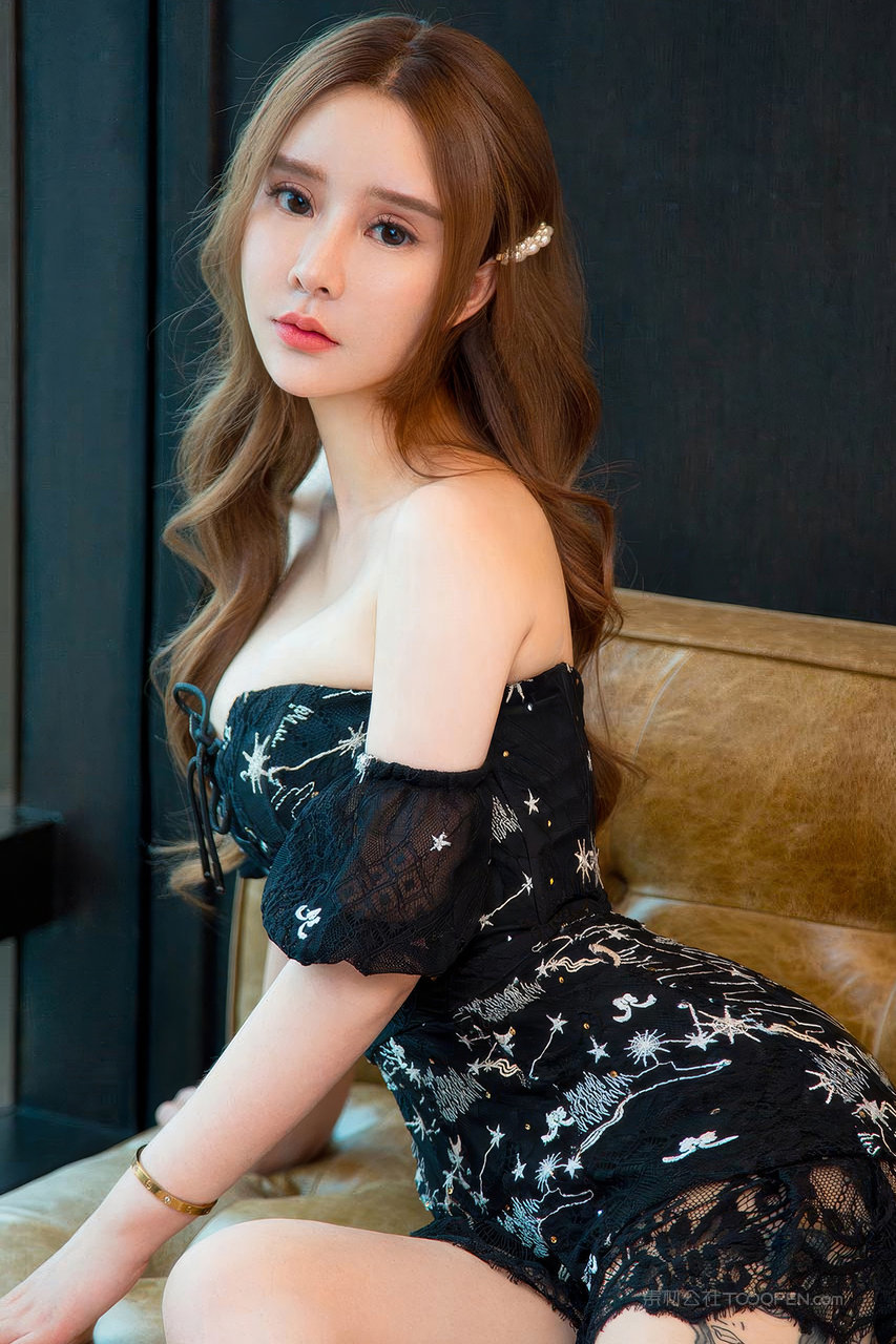 亚洲国产精品SUV推特女神性感写真无码高清