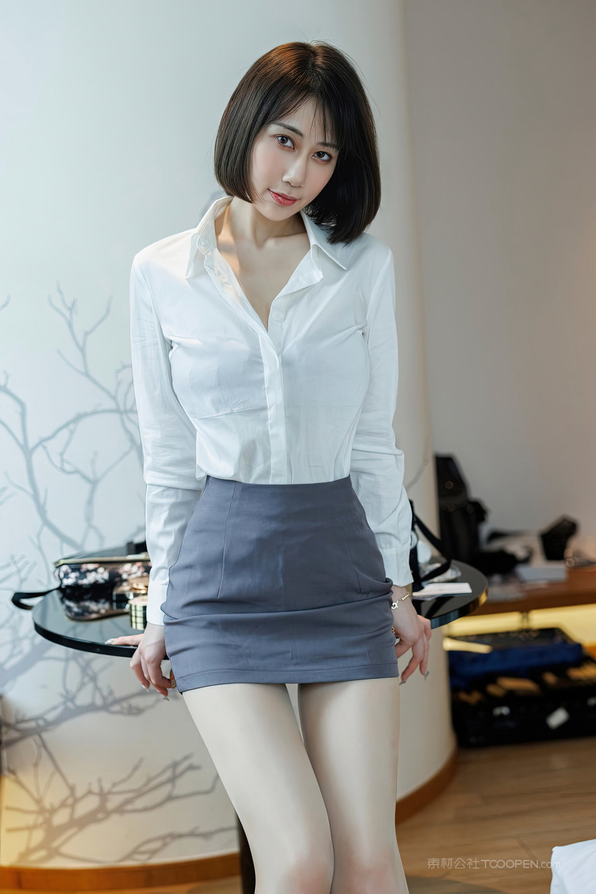 久久国产精品爱蜜社超短裙国模美女性感写真照片