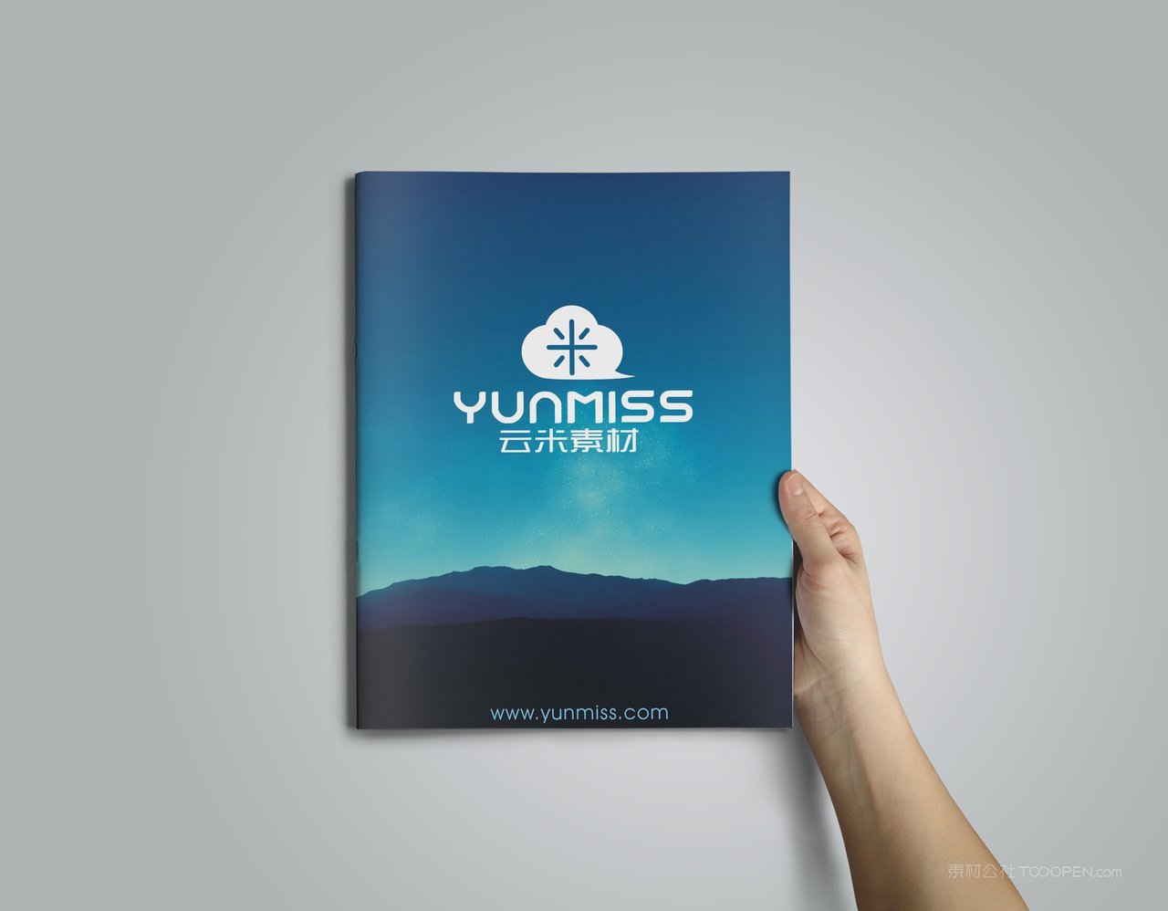 手持画册样机 (5)