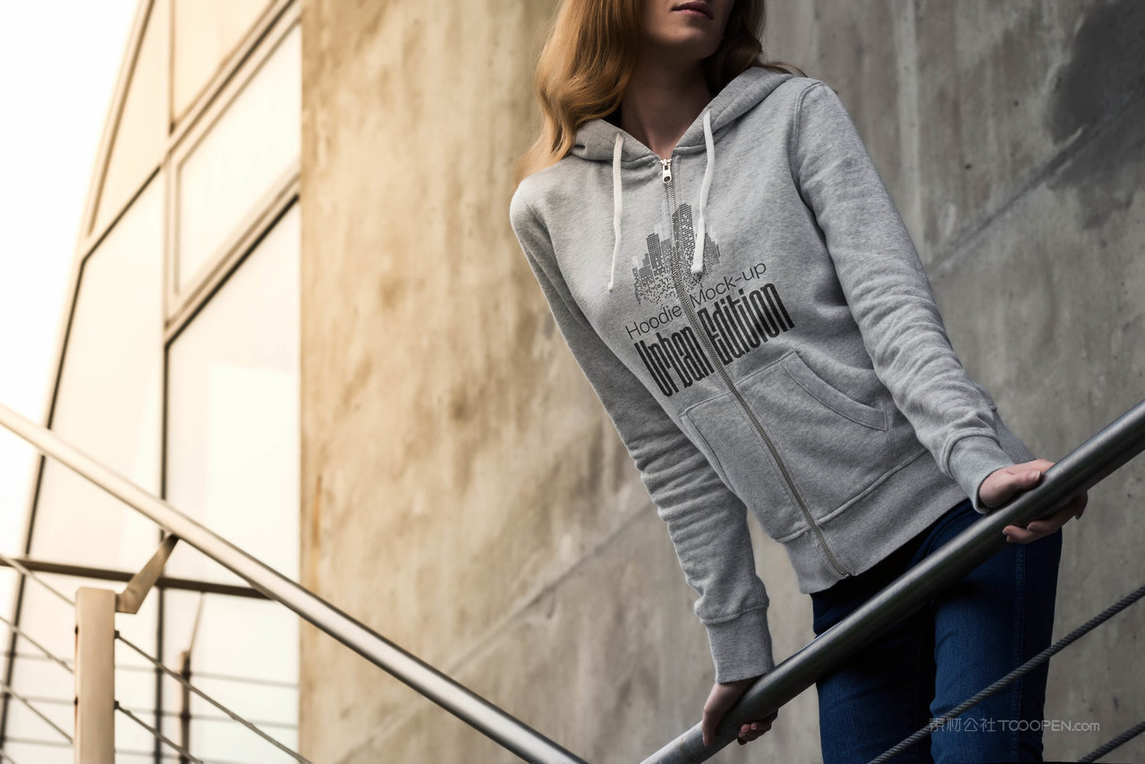 卫衣图案设计展示街景样机