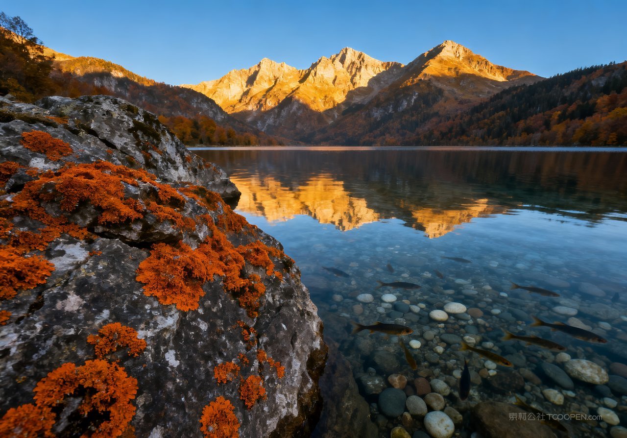 意境秋天湖泊山水唯美天空山峰青山