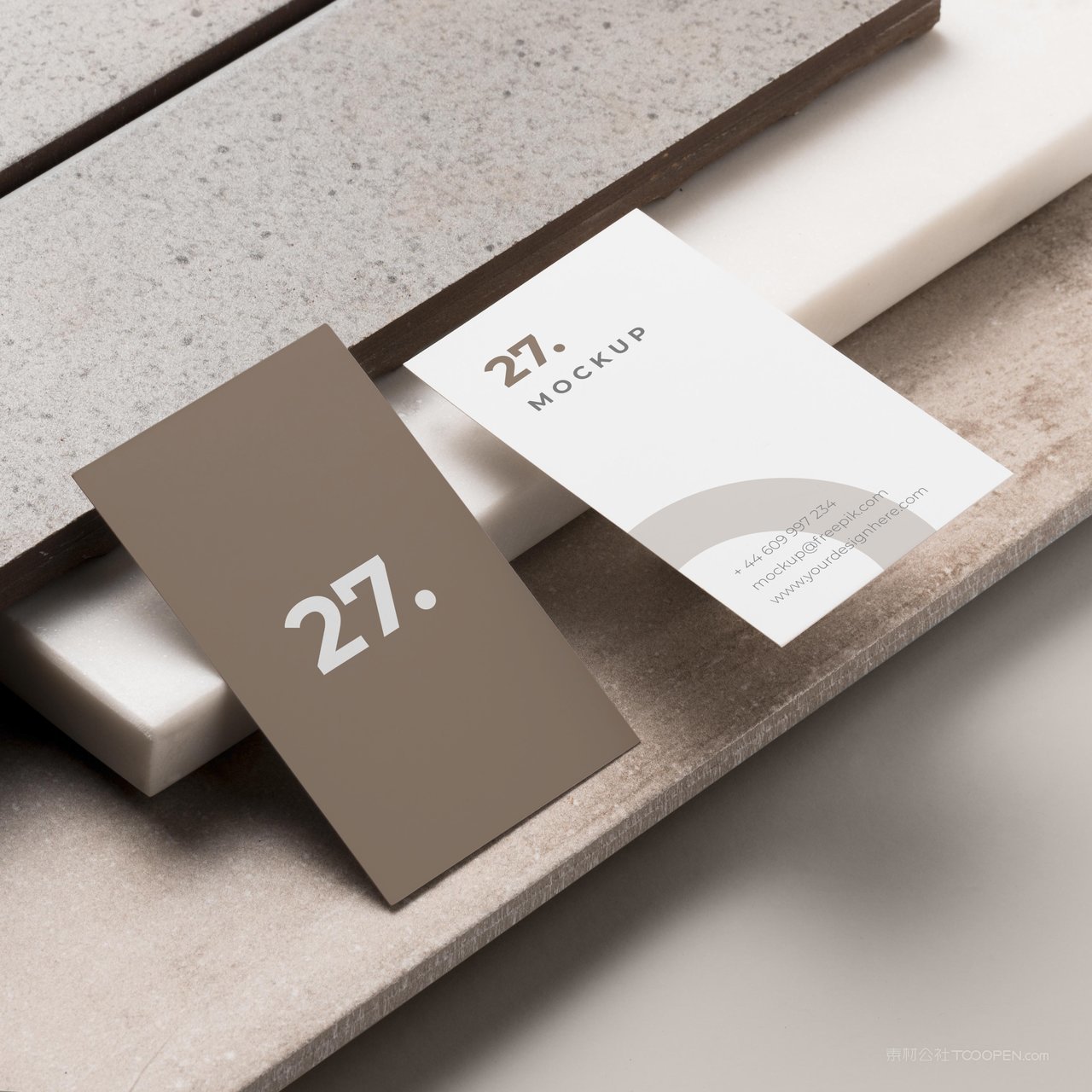 高档两张轻奢名片光影场景样机