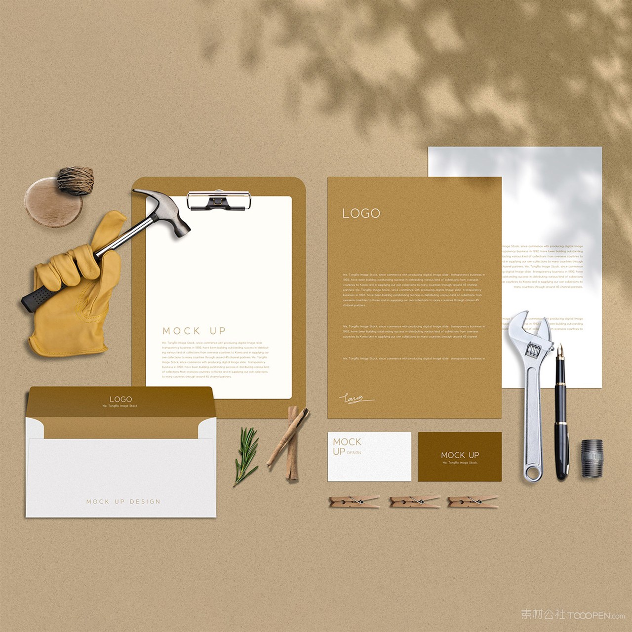 带阴影的黄色VI贴图样机