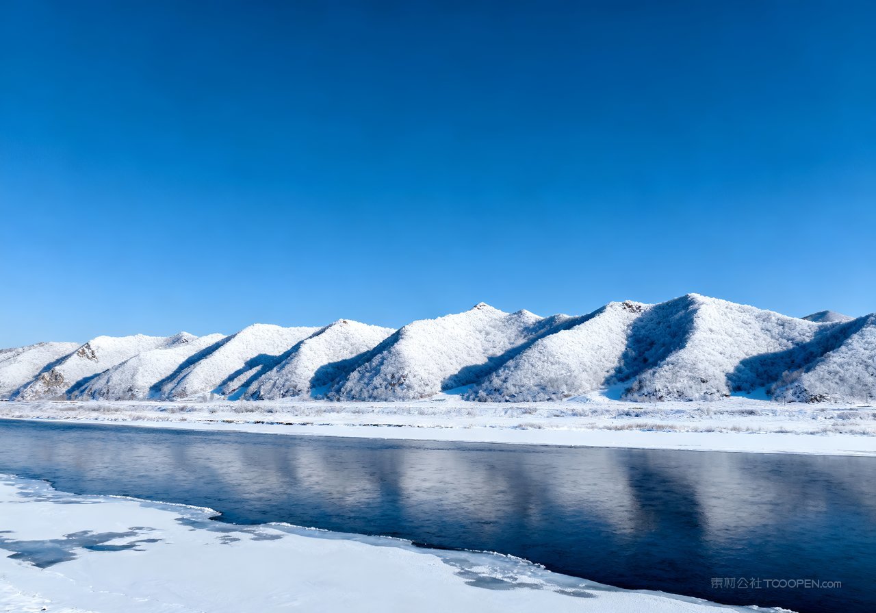 冬天风景山水河流山峰唯美冬季雪景