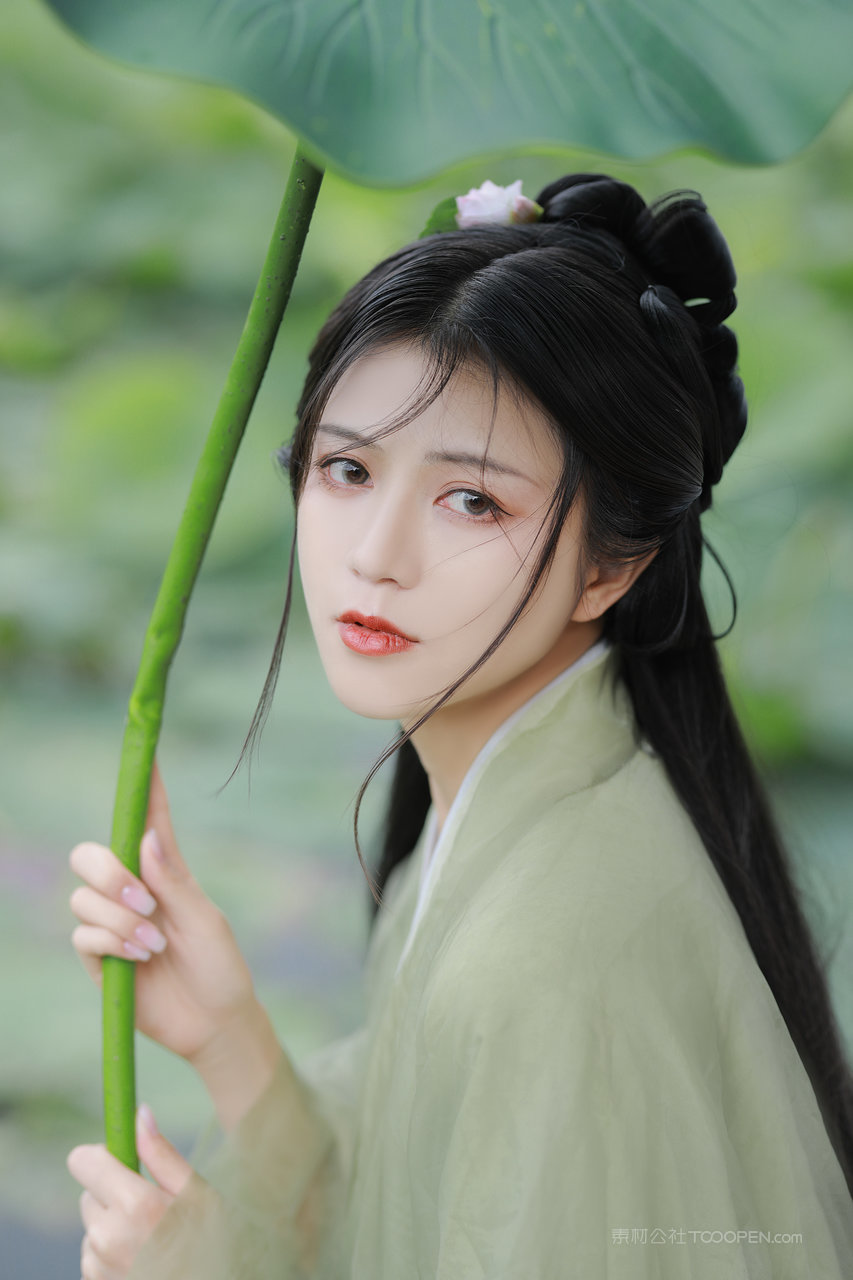 极品古装美女大学生艺术照写真图片