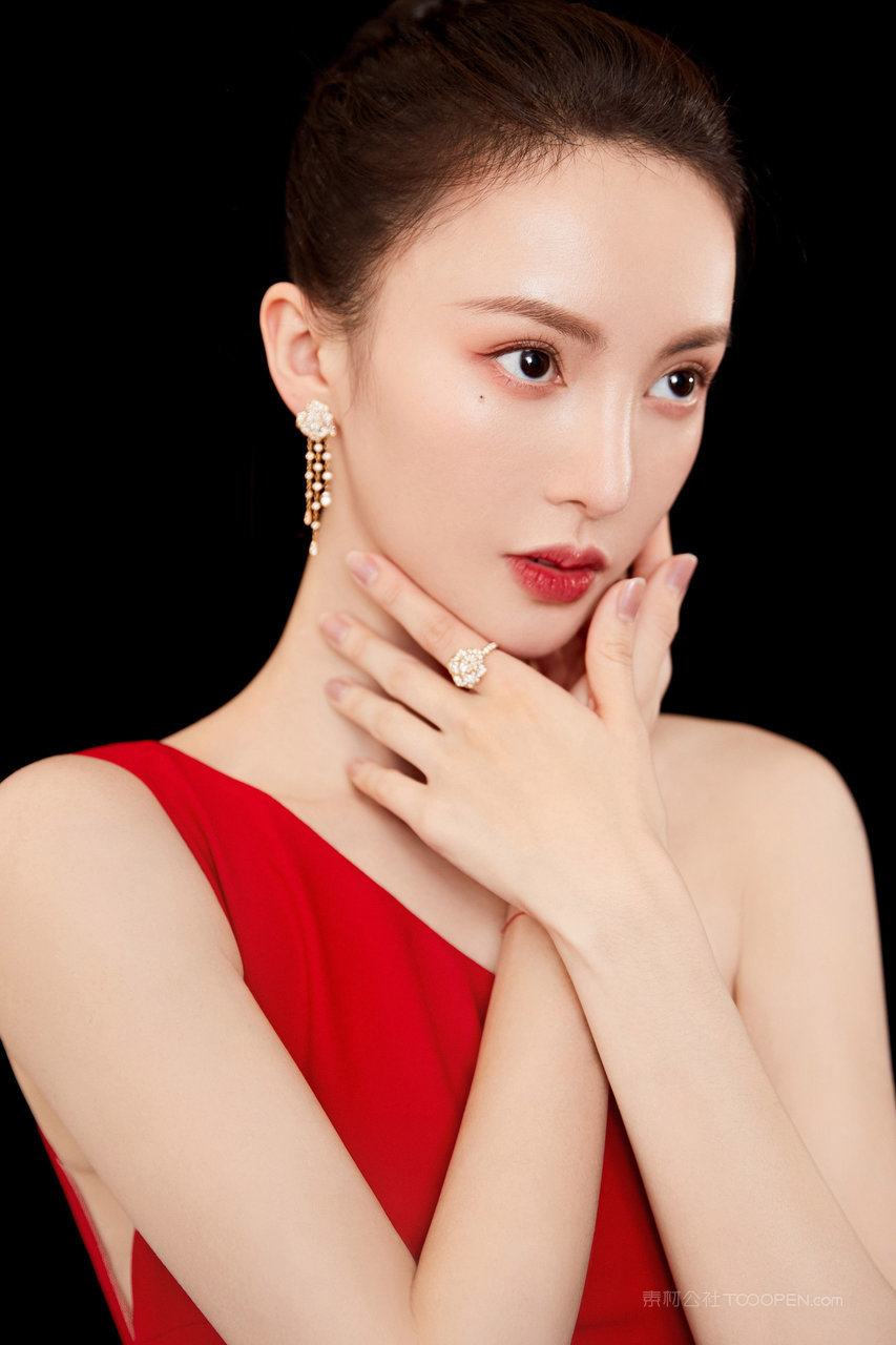 国内气质美女明星金晨唯美艺术照图片