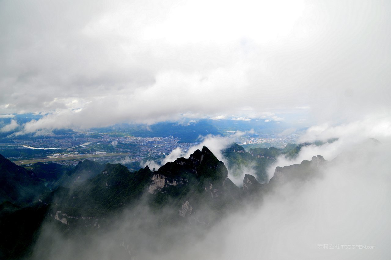 张家界天门山风光