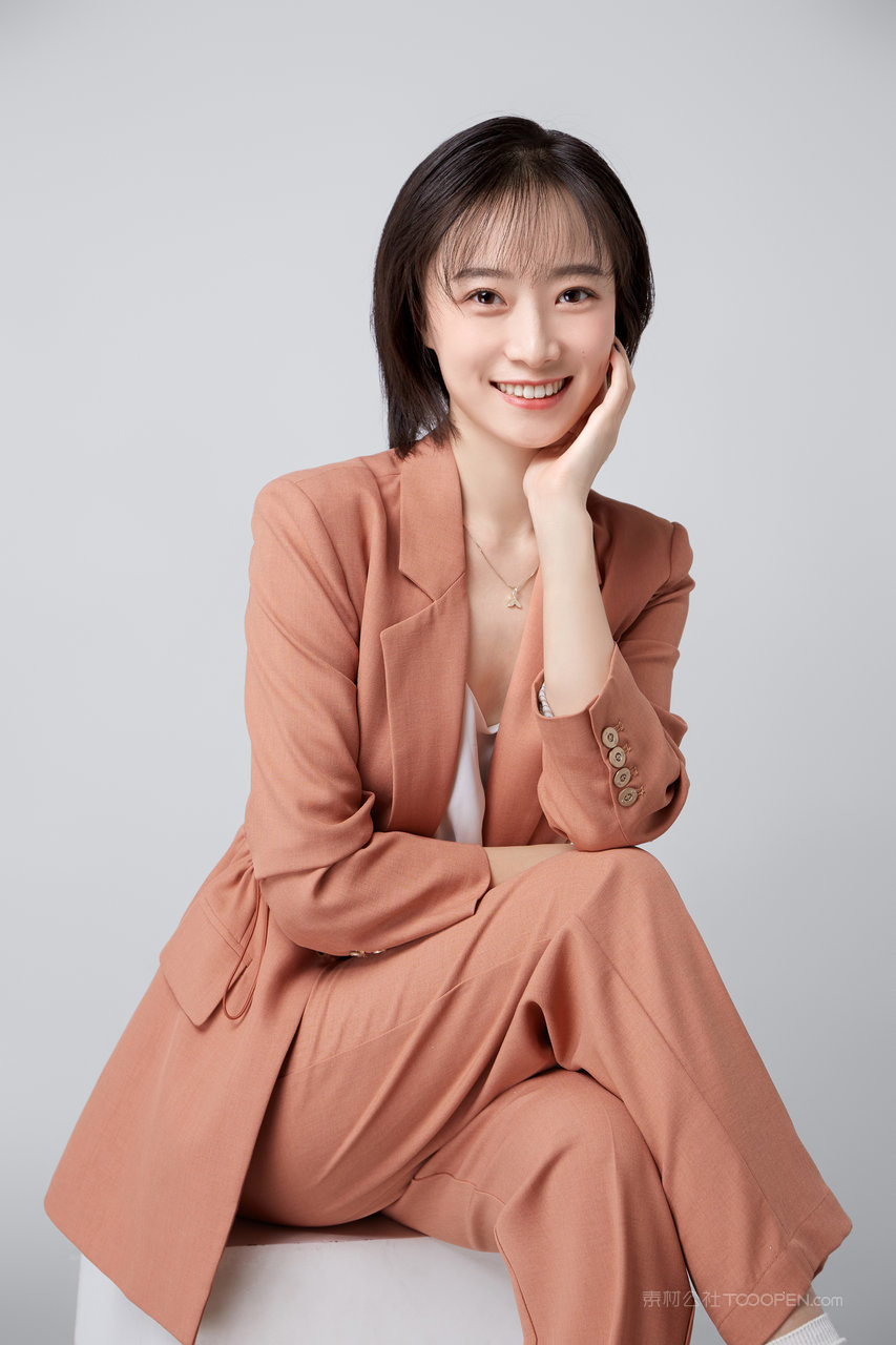 国产手机精品一区气质白领美女艺术照写真图片