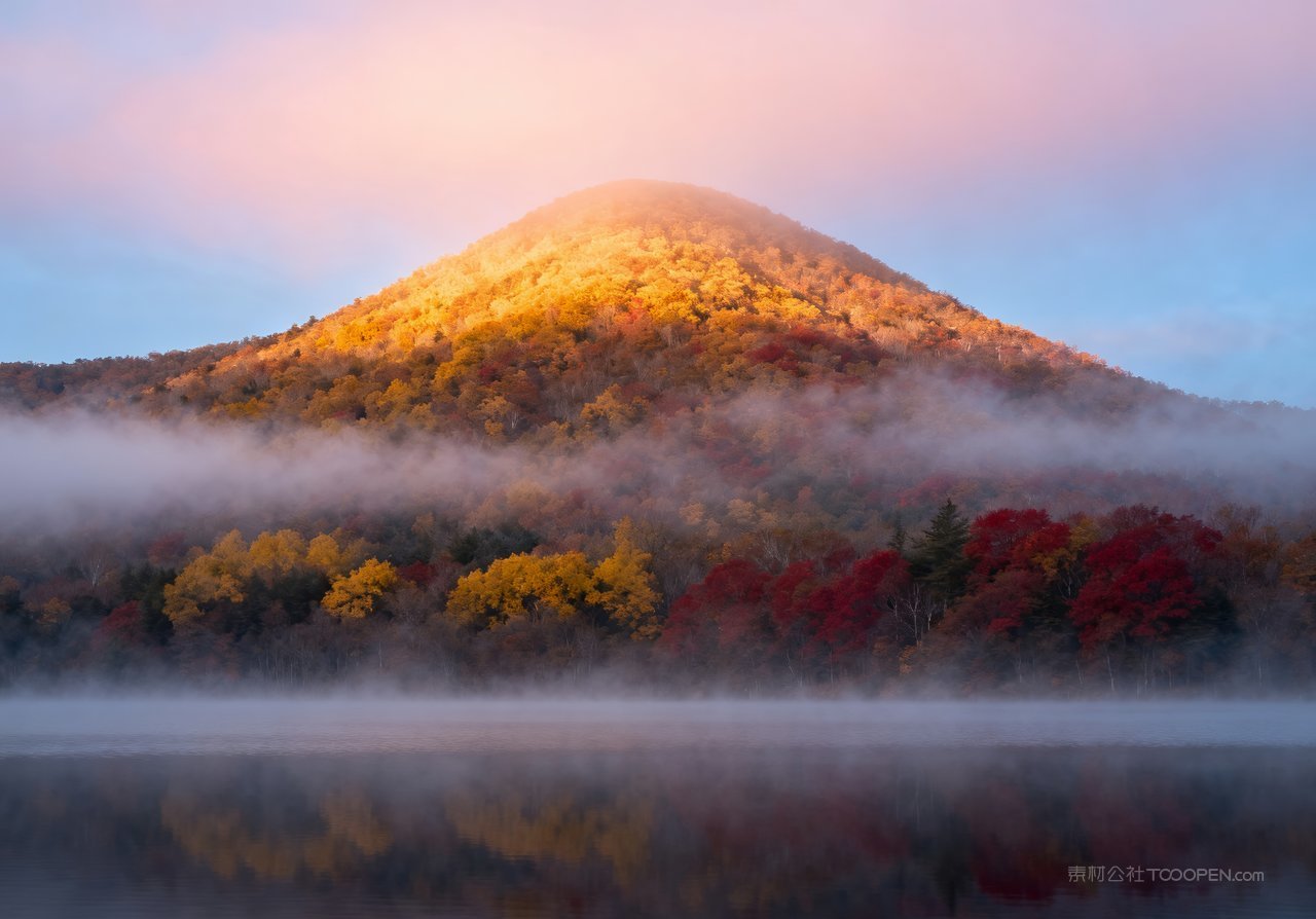 湖泊山水意境天空秋季青山唯美山峰