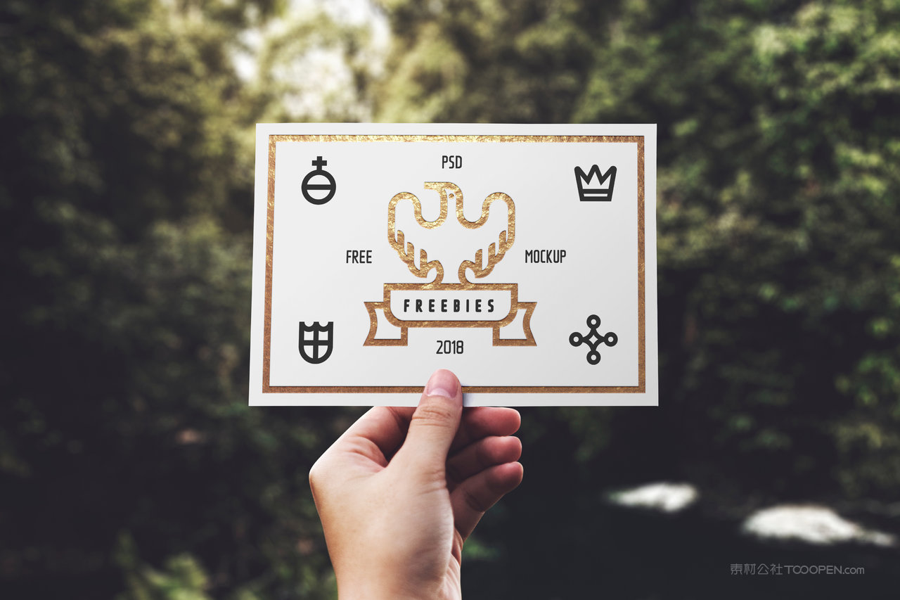 拿着空白卡片样机贴图素材