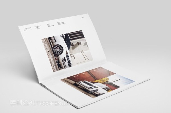 打开的画册样机
