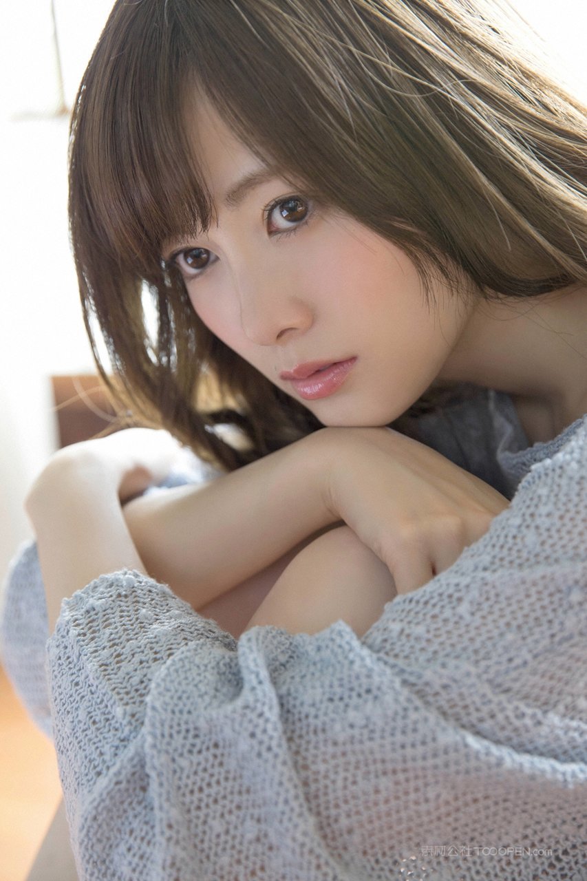 日本漂亮长发美女高清手机壁纸图片下载