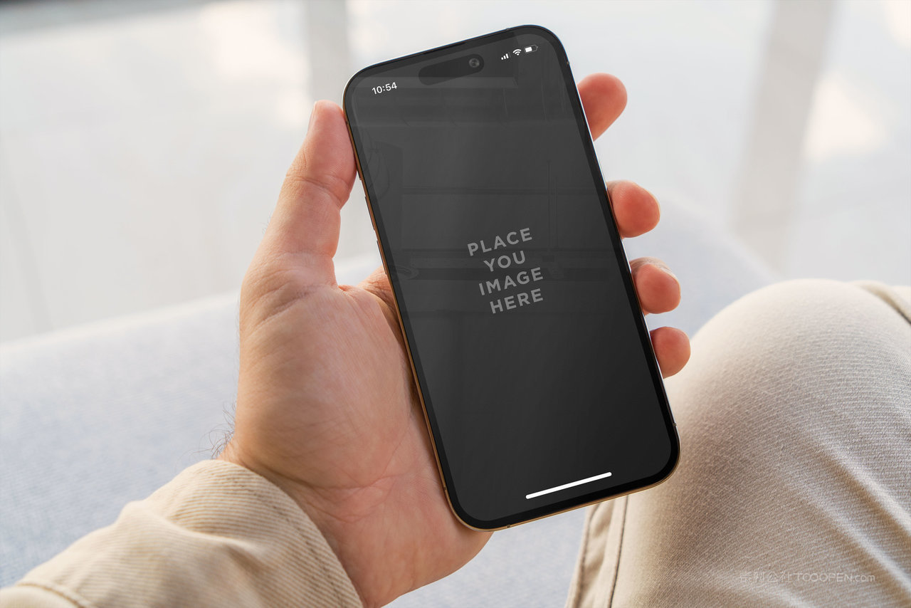 手拿手机屏幕场景样机