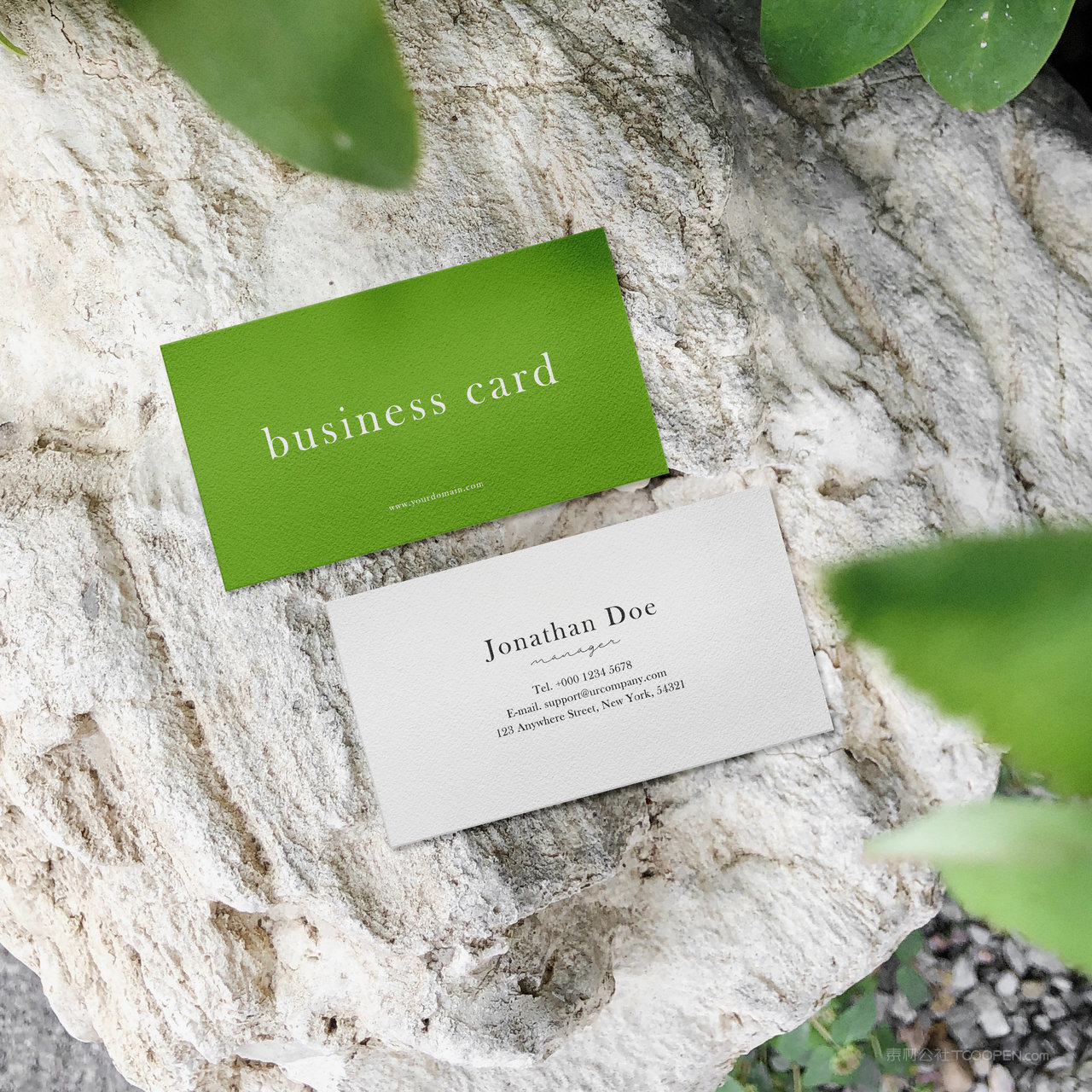 石头上的名片正反面贴图样机