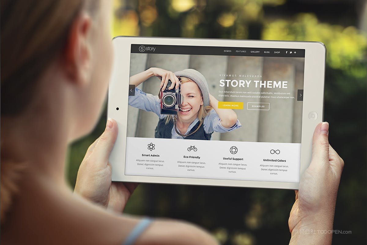 手拿ipad屏幕样机